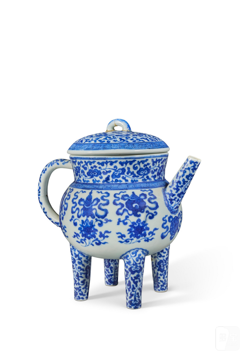 VERSEUSE TÉTRAPODE COUVERTE EN PORCELAINE BLEU BLANC À DÉCOR DES EMBLÈMES DU BAJIXIANG, HE  CHINE, DYNASTIE QING, XIXE SIÈCLE - 图2